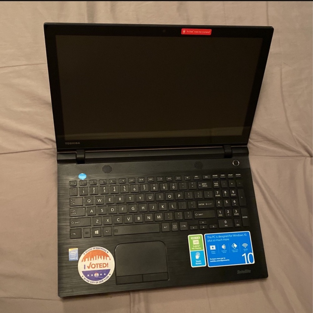 TOSHIBA LABTOP 💻 - Picture 1 of 4